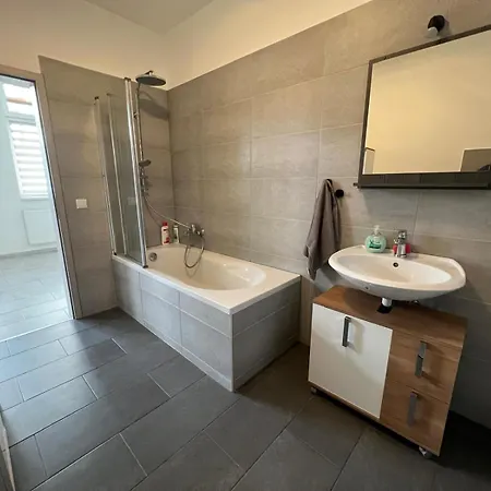 Grosse Moeblierte Zu Vermieten An Der Bab 15