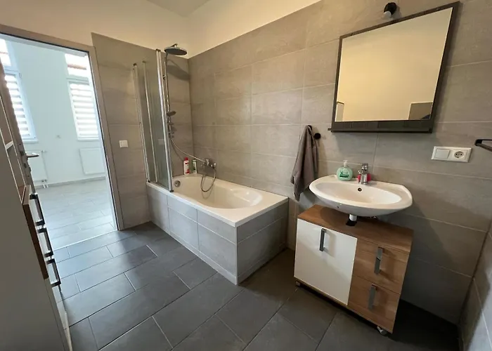 Grosse Moeblierte Zu Vermieten An Der Bab 15